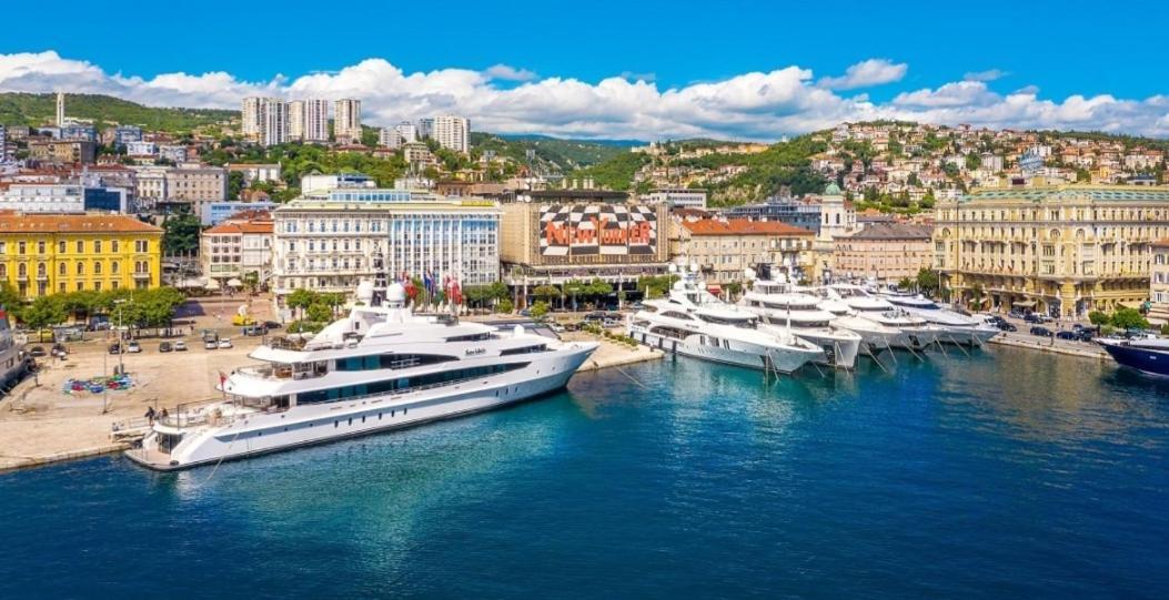 Rijeka Apartment With Free Parking And Large Balcony 外观 照片
